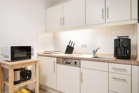 Marienplatz Apartment 2 Bedrooms Living Room Kitchen München